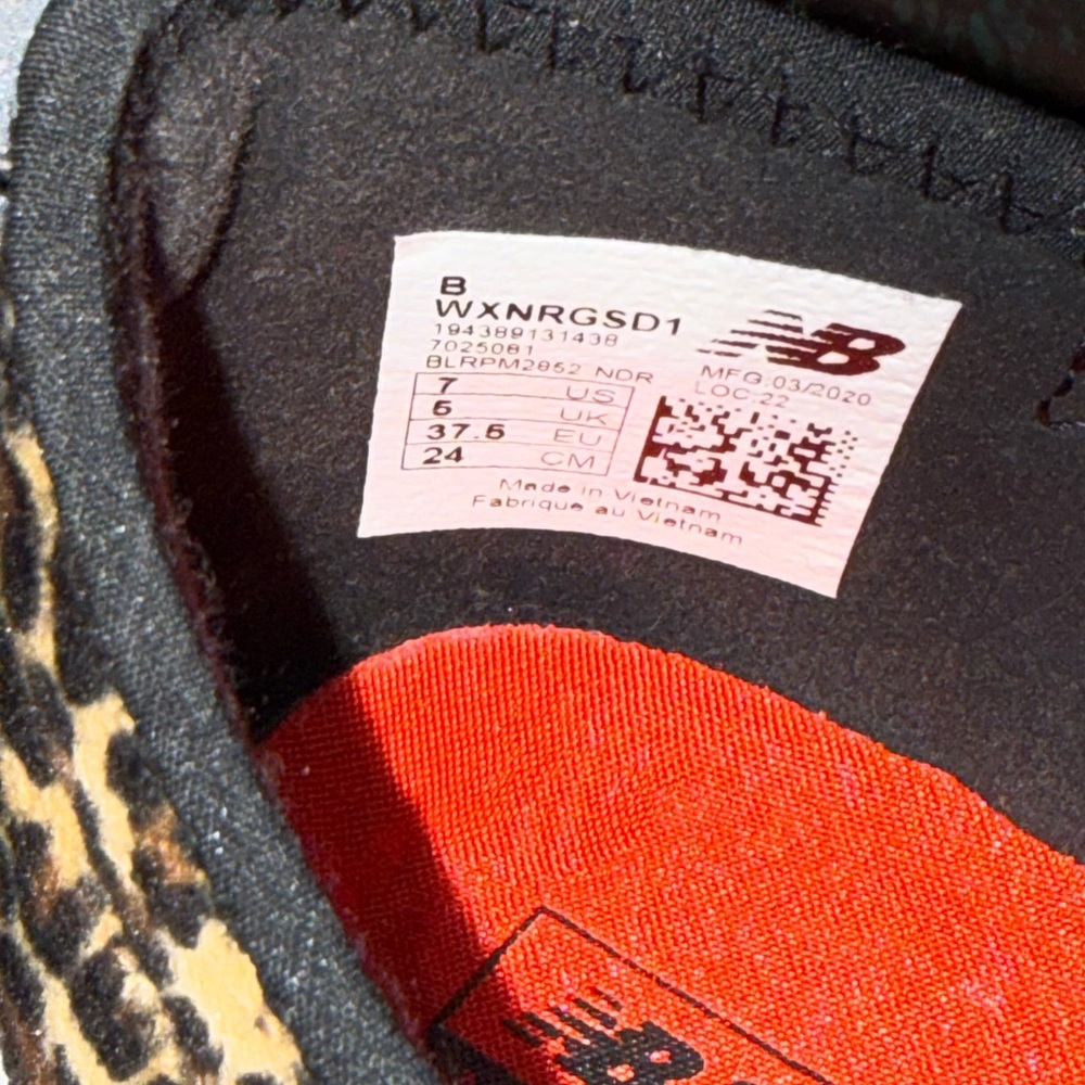 New balance women’s size 7 Black and Leopard Print Sneakers - Picture 8 of 9